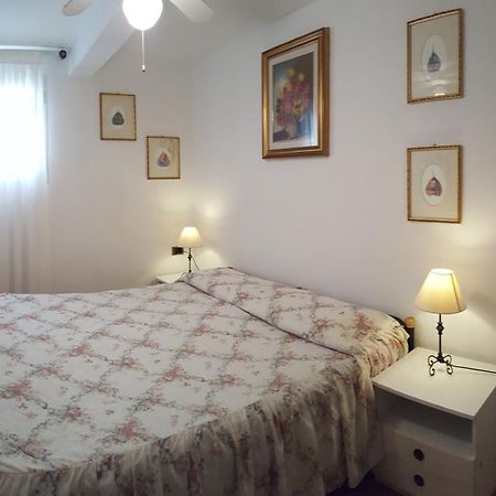 Taverna Derosas Apartment Golfo Aranci Exterior photo