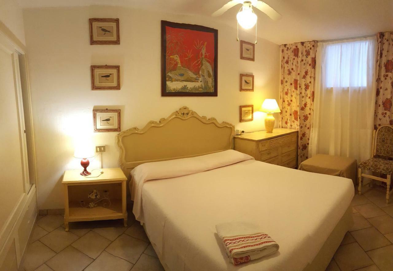 Taverna Derosas Apartment Golfo Aranci Exterior photo